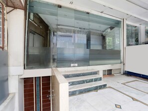 House | Reception - Deluxe Super Collection O MP Nagar (Bhopal)