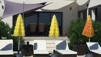 House | Terrace/patio