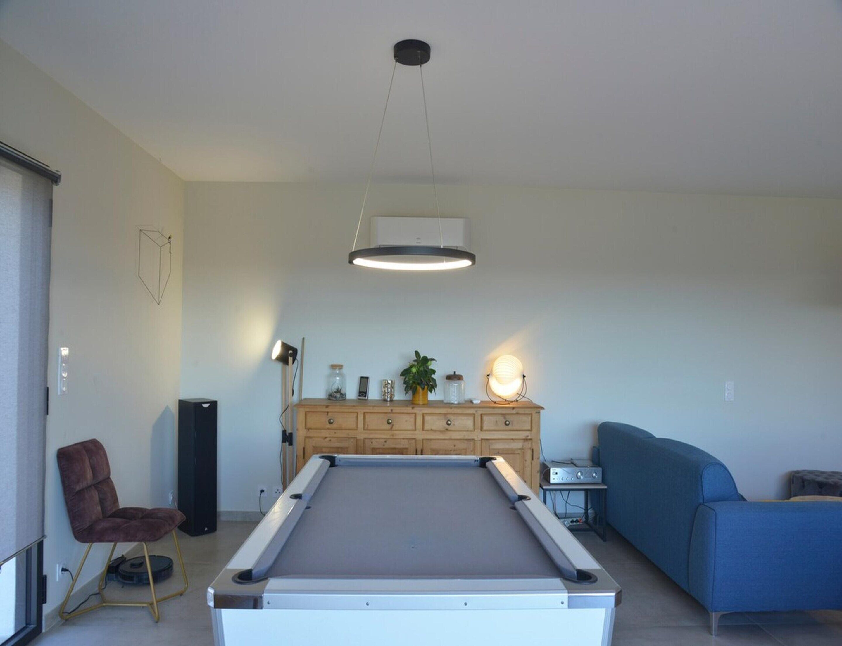 House | Game room