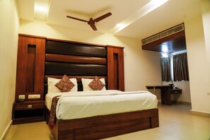 Standard Double Room - Tree Inn Jubilee (Hyderabad)