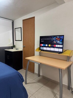 Internet, bed sheets - COZY ROOM IN PROVIDENCIA PUNTO SAO PAULO (Guadalajara)