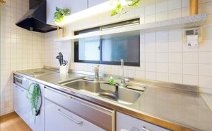 Private kitchen - Lucky Higashi Mizue (Tokyo)