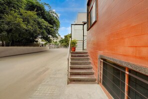 House | Reception - Deluxe Super Collection O Indian Music Museum (Bengaluru)