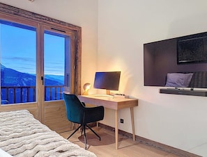 Chalet | 6 bedrooms - Luxury Alpine Chalet in La Rosiere for 12 Guests (Montvalezan)