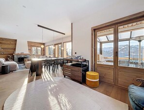 Chalet | Dining - Luxury Alpine Chalet in La Rosiere for 12 Guests (Montvalezan)