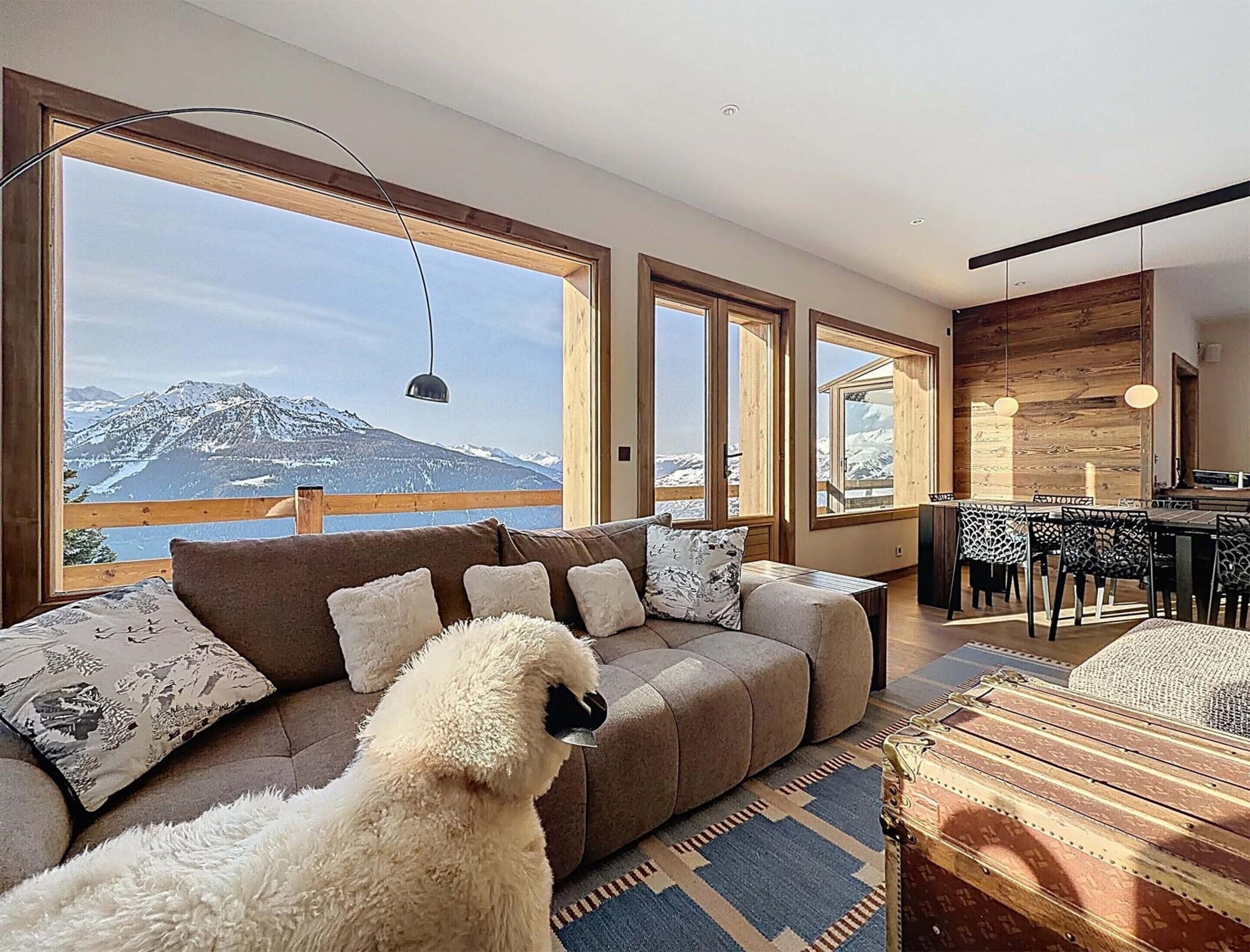Chalet | Living room | Fireplace