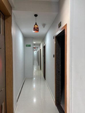 Interior - Hotel Mojito (Vyara)