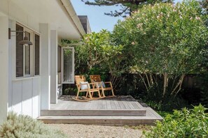 Terrace/patio - 'Kindred' Absolute Beachfront Retreat (Callala Beach)