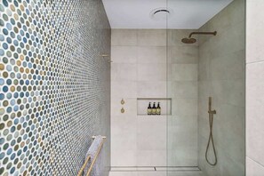Shower, hair dryer, towels, shampoo - 'Kindred' Absolute Beachfront Retreat (Callala Beach)