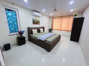 4 bedrooms, WiFi