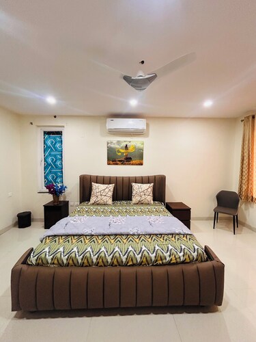Luxury 4BHK Villa Near Airport, Hyderabad Family + Work Friendly