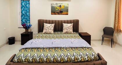 Luxury 4BHK Villa Near Airport, Hyderabad Family + Work Friendly