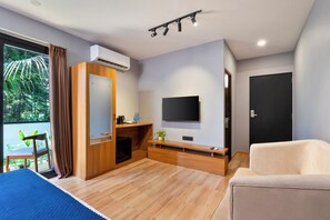 Premium Suite, Balcony, Garden View | In-room safe, desk, laptop workspace, free WiFi - Casa Eternal Beach Resort & Spa (Arambol)