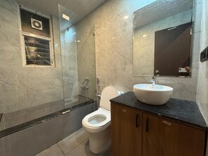 Suíte premium, sacada, vista para o jardim | Banheiro