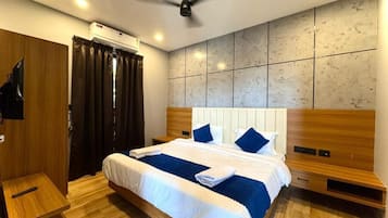 Premium Suite, Balcony, Garden View