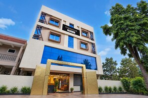 Exterior - Deluxesaanvi Paradise (Bhopal)