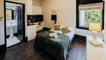 Quarto casal | Wi-Fi de cortesia, roupa de cama