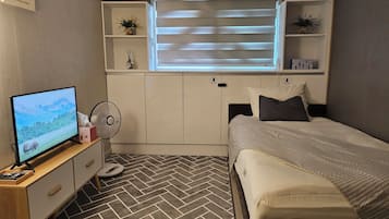 1 bedroom, iron/ironing board, free WiFi, bed sheets