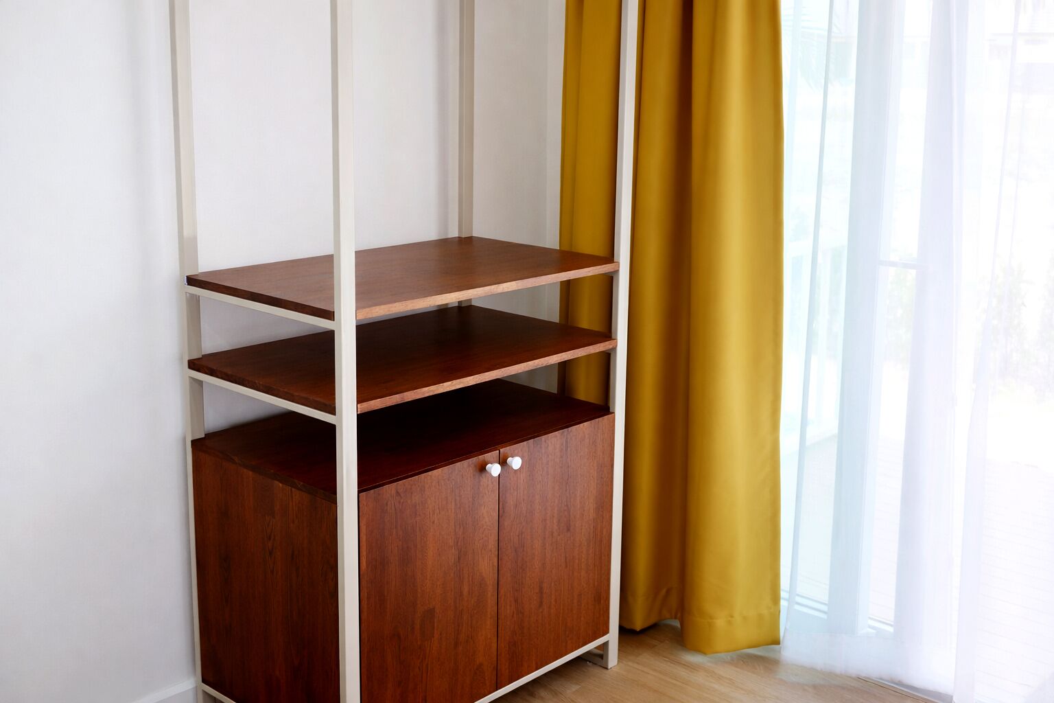 คอมฟอร์ทบังกะโล, เตียงคิงไซส์ 1 เตียง, ห้องน้ำส่วนตัว, วิวสวน | ตู้เสื้อผ้า