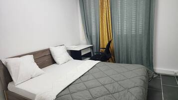 3 slaapkamers, een strijkplank/strijkijzer, wifi, beddengoed