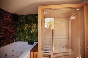 Bathroom - Vrbo Property (Saint-Martin-d'Ardèche)