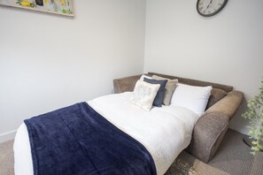 3 chambres, fer et planche à repasser, Wi-Fi, draps fournis