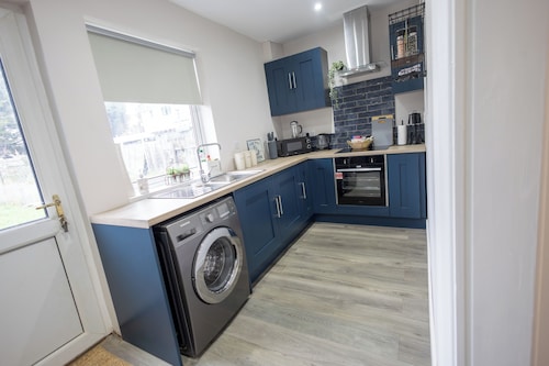 Comfortable 3-Bed House | Ideal for Contractors
