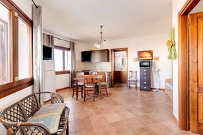 Interior - With large private outdoor space and parking (Castelsardo)