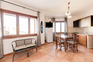 Dining - With large private outdoor space and parking (Castelsardo)