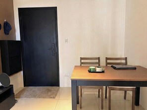 Dining - Luxury Sunset River View / Quiet & Convenient / Ximen / Monthly Rentals (Taipei City)