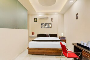 1 dormitorio, escritorio, ropa de cama