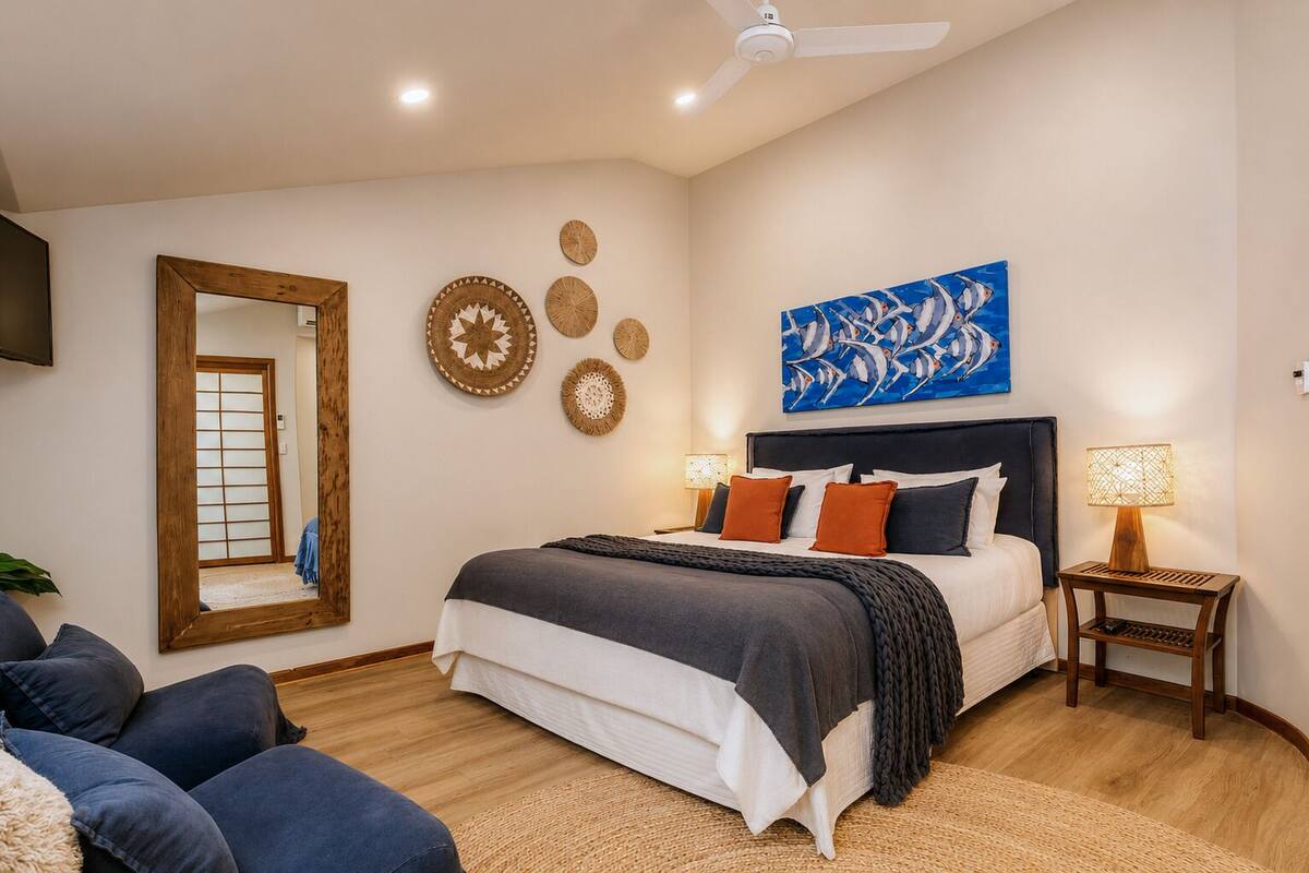 Luxury Suite | Iron/ironing board, WiFi (free)