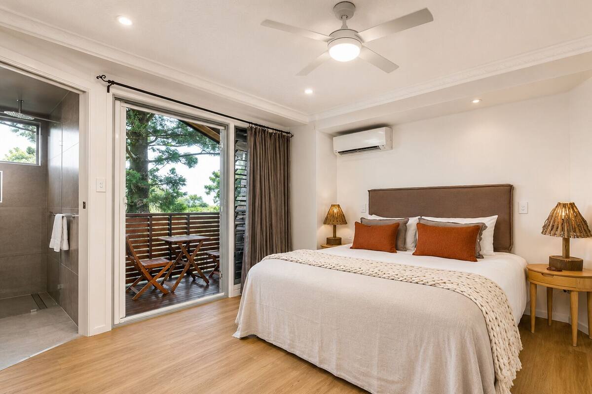 Deluxe Double Room, Hill View | Iron/ironing board, WiFi (free)
