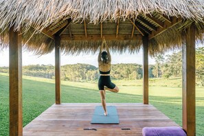 Panoramic House, Garden View | Property grounds - Cape Byron Retreat (Skinners Shoot)