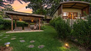 Panoramic House, Garden View | Terrace/patio