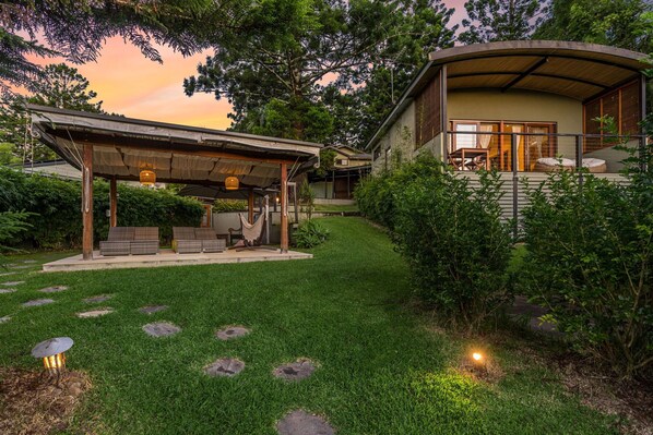 Panoramic House, Garden View | Terrace/patio
