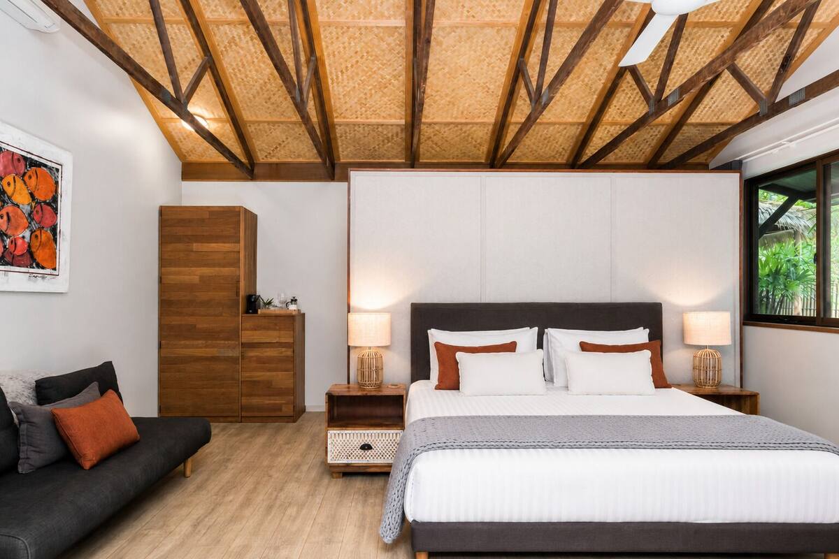 Deluxe Villa, Garden View | Iron/ironing board, WiFi (free)
