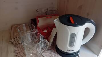 Kaffee und/oder Kaffeemaschine