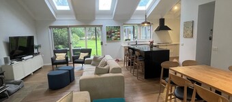 400m Beach Haven! Perfect for family or friend get aways! Tennis court included!