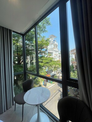 Habitación de lujo doble, 1 cama de matrimonio, no fumadores, vistas a la ciudad | Interior