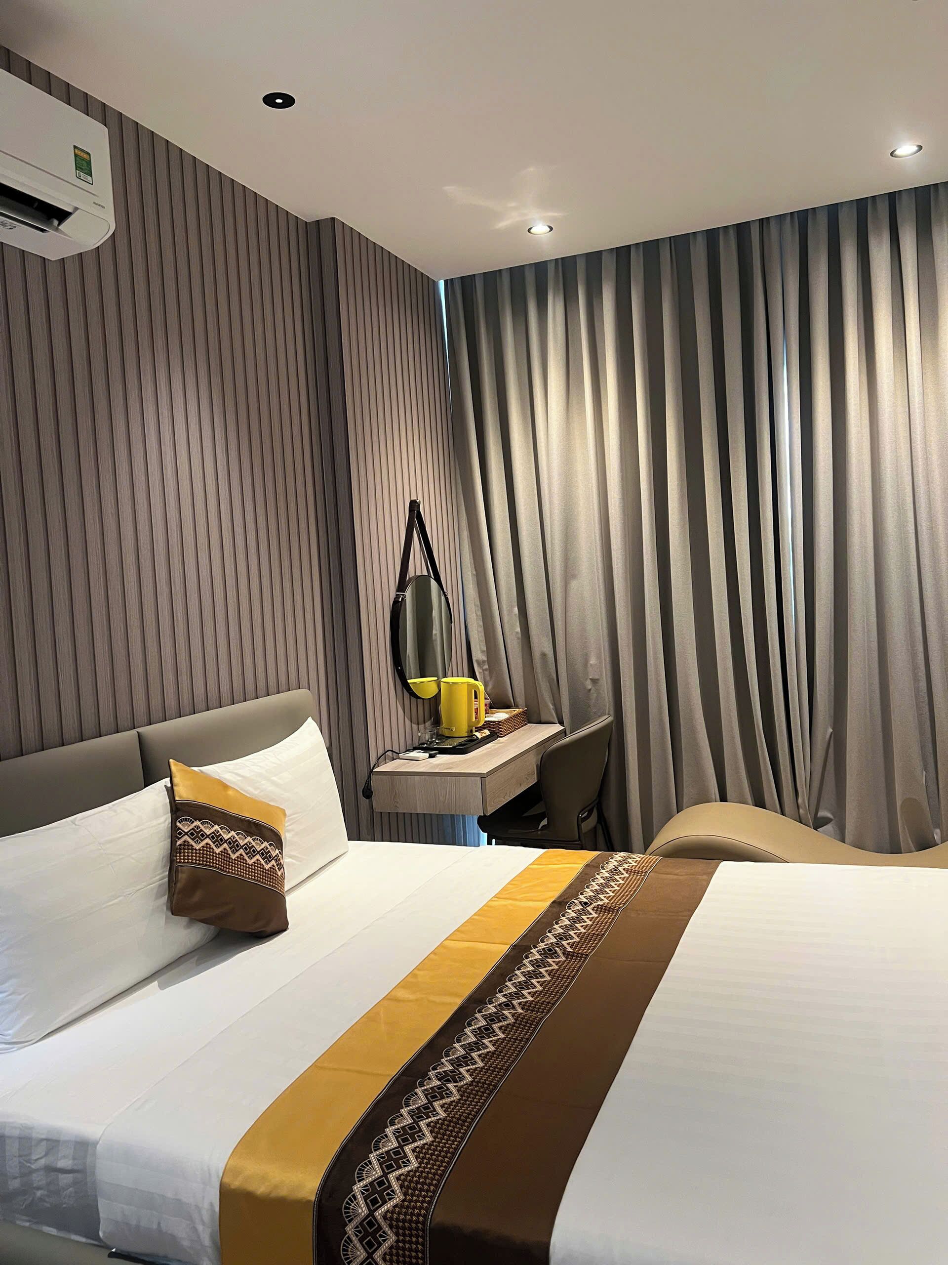 Deluxe Double Room, 1 Double Bed, Housekeeping, City View | Desk, laptop workspace, blackout curtains, soundproofing