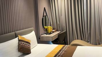 Deluxe Double Room, 1 Double Bed, Housekeeping, City View | Desk, laptop workspace, blackout curtains, soundproofing