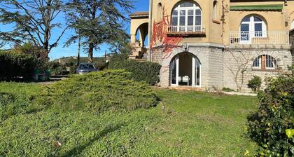 Magnificent Family Villa Near the Ceze River