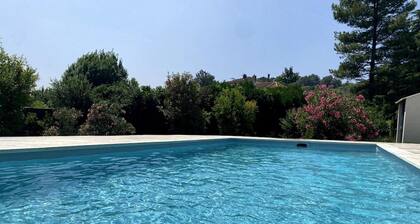 Magnificent Family Villa Near the Ceze River