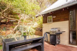 Outdoor dining - Bickley Tree Stay – Nature Escape Perth Hills (Bickley)