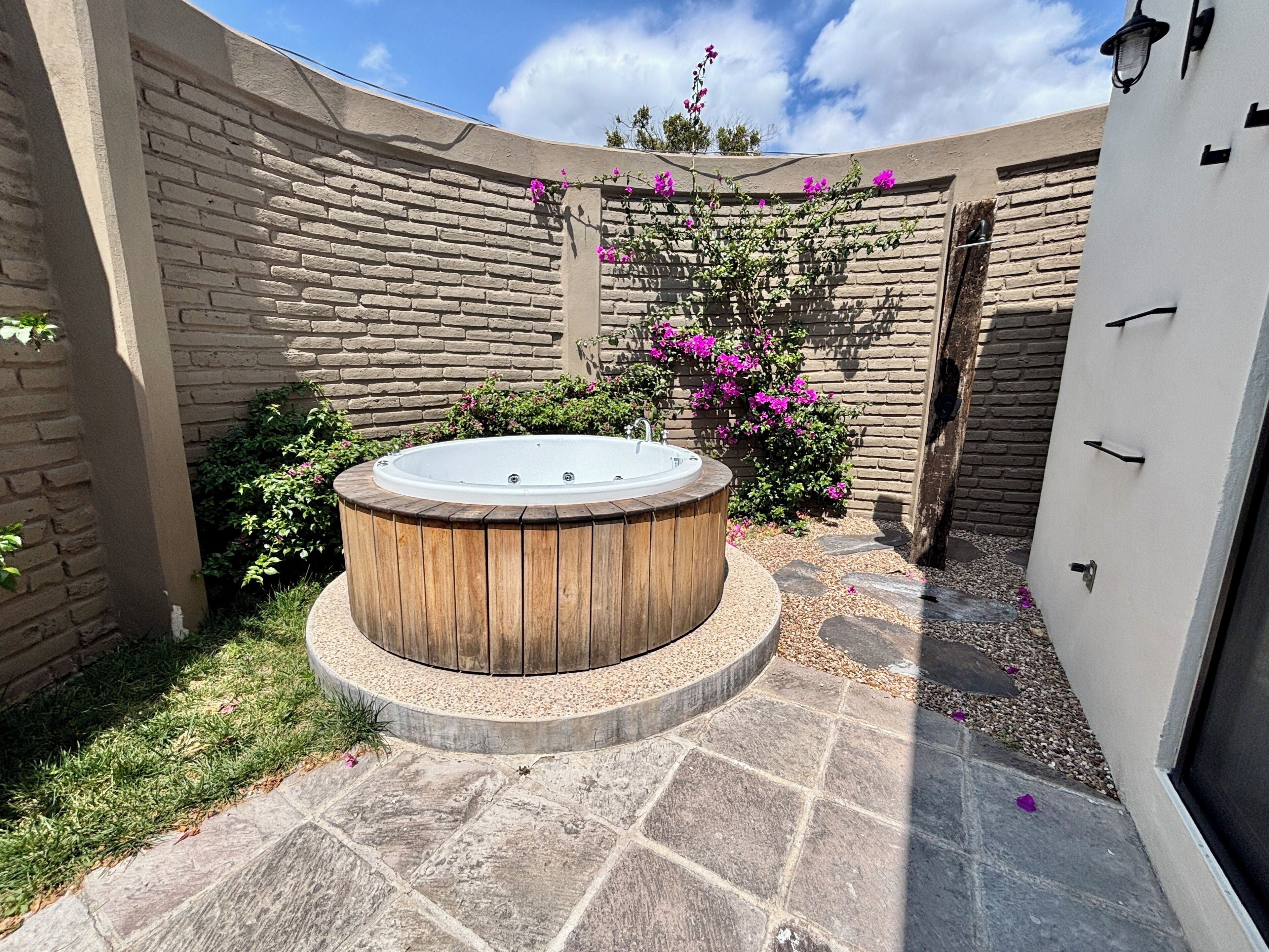 Familienhaus, 2 Schlafzimmer, Terrasse | Außen-Whirlpool