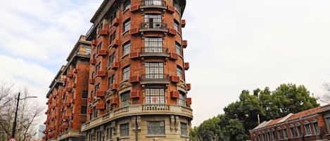 Staduitzicht vanuit accommodatie