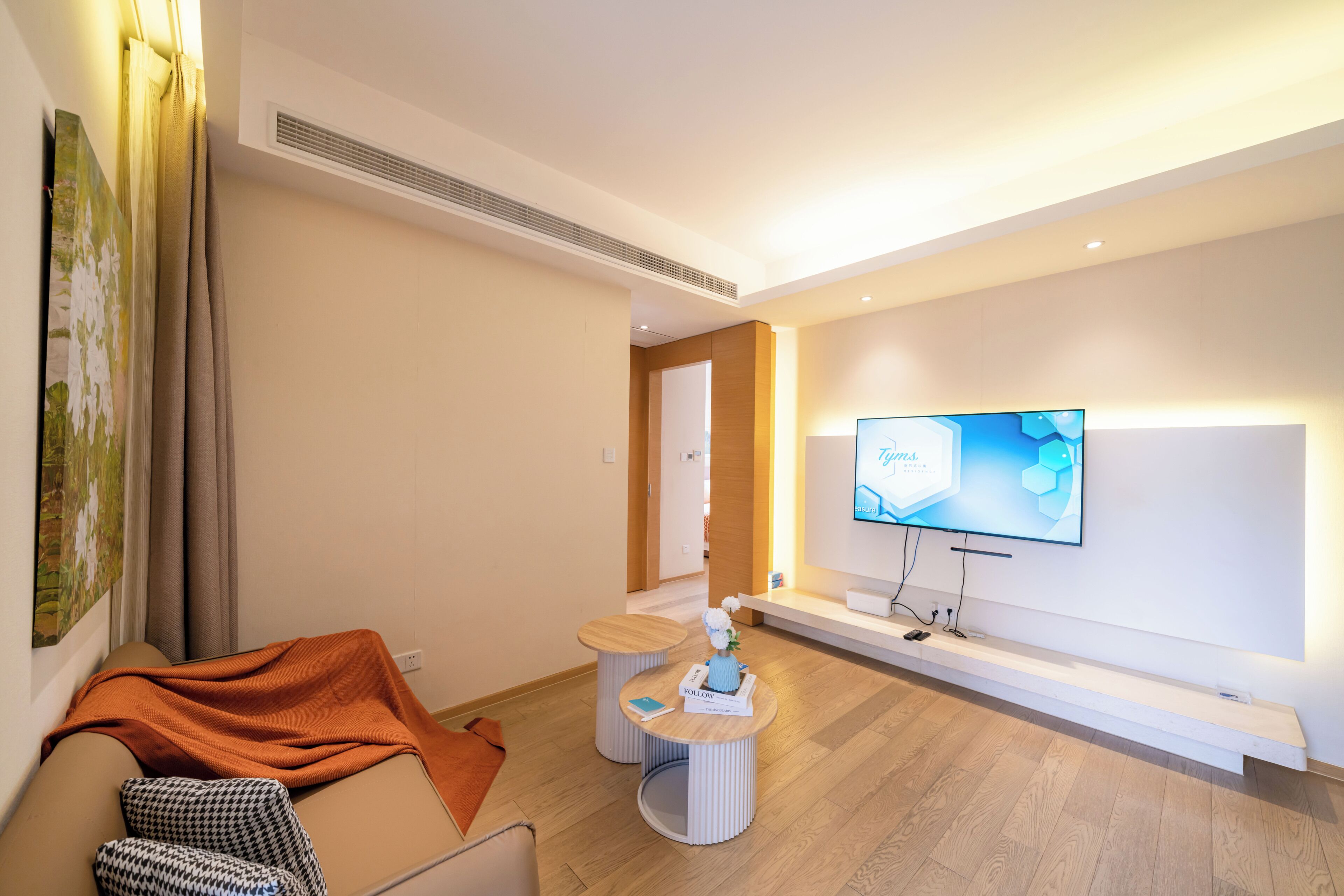 Superior Suite, Multiple Beds, Non Smoking, City View | Living area