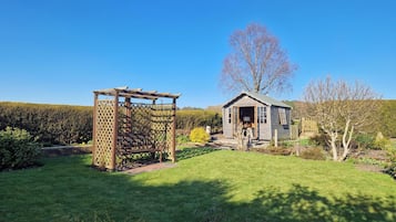 Classic Bungalow, Garden View | Property grounds