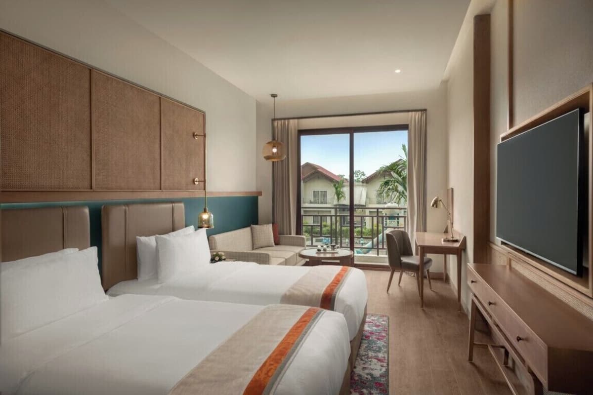 Room, 2 Single Beds, Balcony, Garden View | Hypo-allergenic bedding, in-room safe, desk, laptop workspace